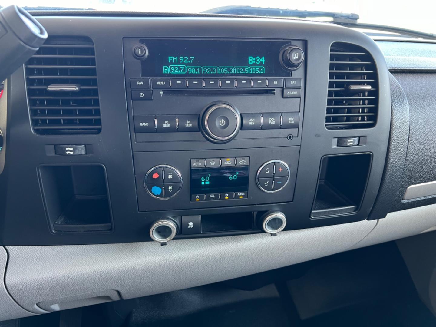 2009 White /Gray Chevrolet Silverado 1500 LT (1GCEC29029Z) with an 5.3 V8 engine, Automatic transmission, located at 4520 Airline Hwy, Baton Rouge, LA, 70805, (225) 357-1497, 30.509325, -91.145432 - 2009 Chevy Silverado Ext Cab LT 2WD ***One Owner*** 5.3 V8 Gas, 152K Miles, Power Windows, Locks & Mirrors, Cold A/C, Tow Pkg. FOR INFO PLEASE CONTACT JEFF AT 225 357-1497 CHECK OUT OUR A+ RATING WITH THE BETTER BUSINESS BUREAU WE HAVE BEEN A FAMILY OWNED AND OPERATED BUSINESS AT THE SAME LOCATION - Photo#14